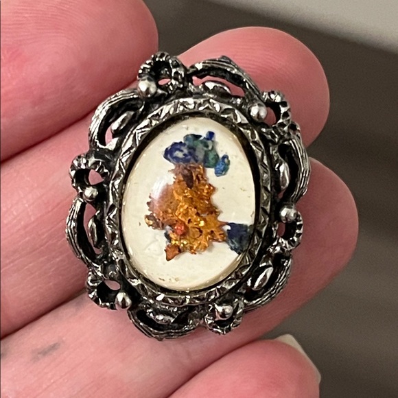 Vintage Jewelry - Vintage Ceramic Glazed Cameo Brooch